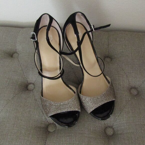 Victoria's Secret Peep Toe Heels - Picture 1 of 8